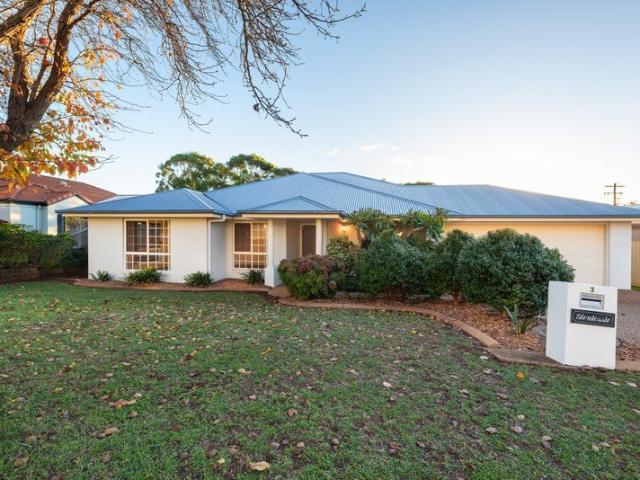 Perfect Family Home In Middle Ridge