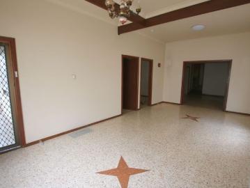Perfect Family Home in a Prime Location Opposite Parkland!