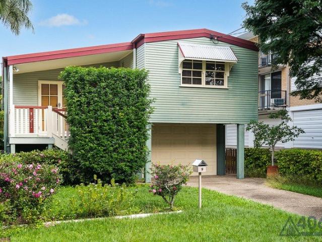 PERFECT FAMILY HOME IN CENTRAL LOCATION