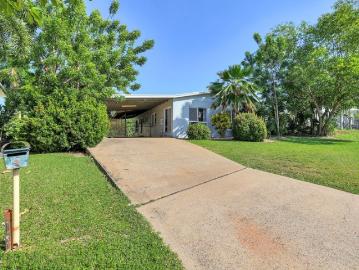 PERFECT FAMILY HOME IN PROTEA
