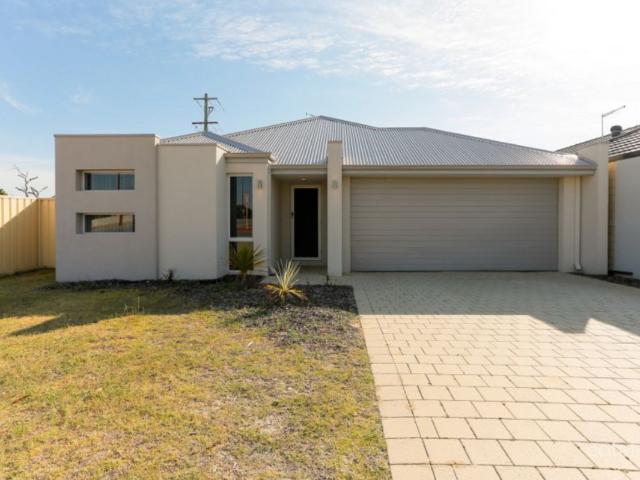 PERFECT FAMILY HOME WITH THE BIG BACK YARD