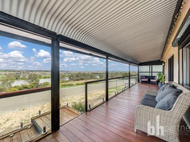 Perfect Family Home with Views, Space & Shedding!