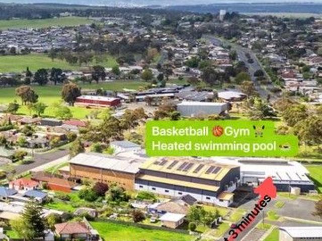 Good Location Near swimming pool+ A small house specifically for studios