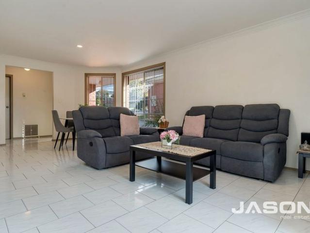 Perfect First Home in a Prime Gladstone Park Location
