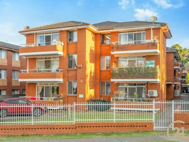 LOW STRATA $400 APPROX PER QUARTER