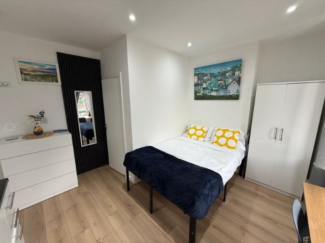 Perfect for Young Professionals! Studio 1 SINGLE