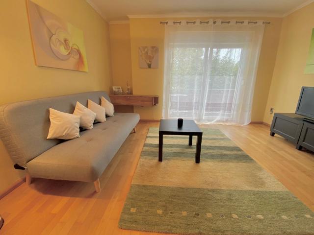 Perfect for Business Travelers: Stylish 2 Room Apartment with Balcony – Central & Quiet, Dusseldorf Amsterdam Apartments for Rent