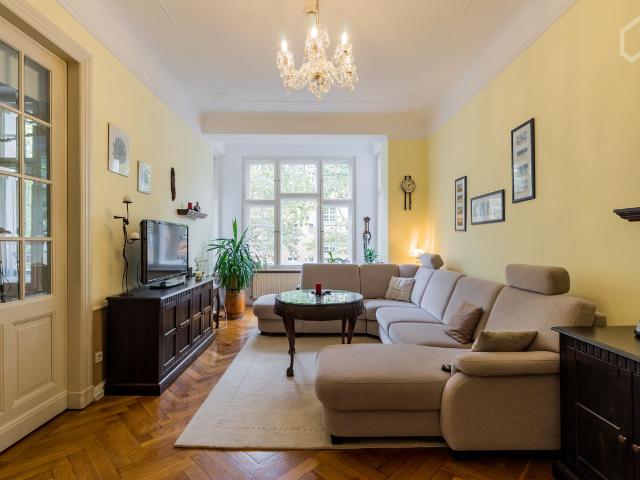 Perfect for families! Large old building apartment in Berlin Steglitz, Berlin Amsterdam Apartments for Rent