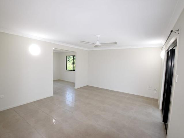 PERFECT FOR LARGE FAMILIES OR DUAL LIVING MASSIVE 5 BEDROOM HOME!