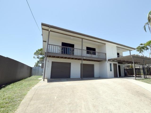 PERFECT FOR LARGE FAMILIES OR DUAL LIVING MASSIVE 5 BEDROOM HOME!