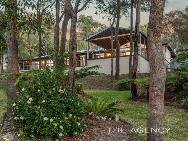 Perfect For Multi Generational living Dual Accommodation on 3483 sqm's