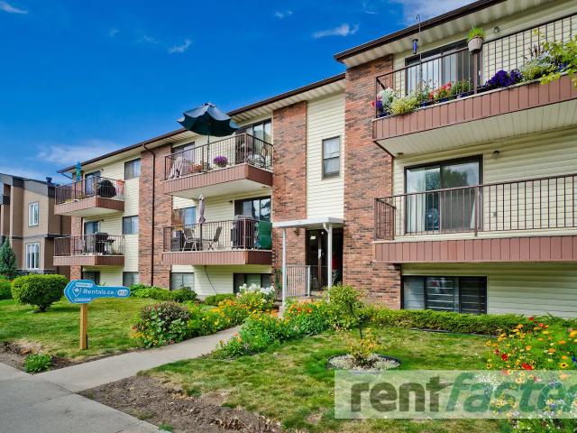 Perfect for seniors! Beautiful building in Tuxedo!