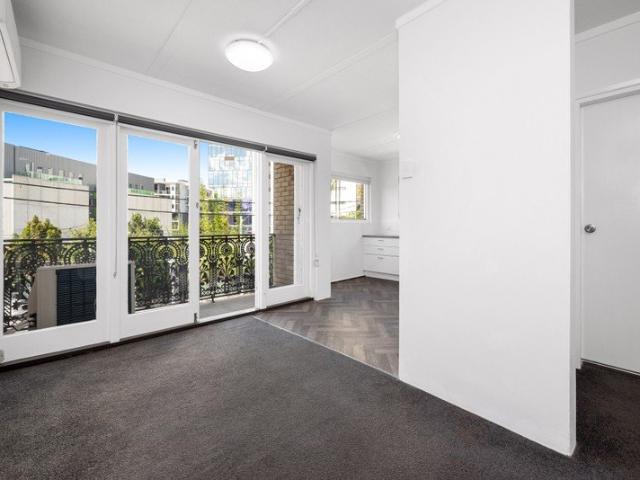 Perfect for simple living in South Brisbane!