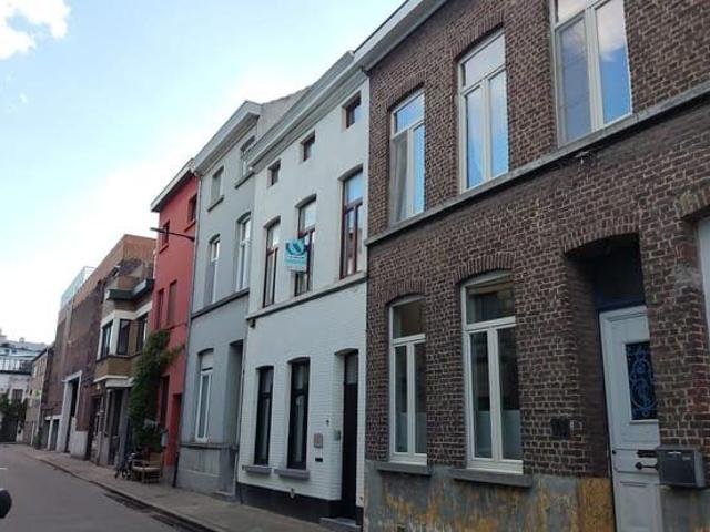Perfect gerenoveerde en ruime gezinswoning te huur