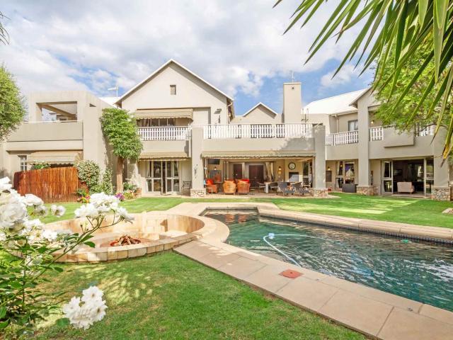 PERFECT HOME FOR THE AVID ENTERTAINER
