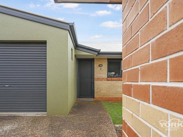 Perfect Investment 3 Rooms 3 Ensuites Minutes to the Uni