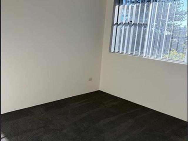 Perfect lifestyle, short walk to shops, cafes, Darby street and beaches