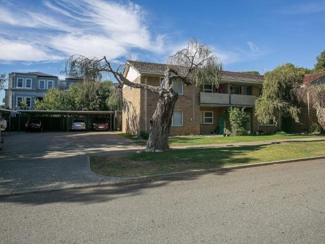 PERFECT LOCATION ONE BEDROOM APARTMENT