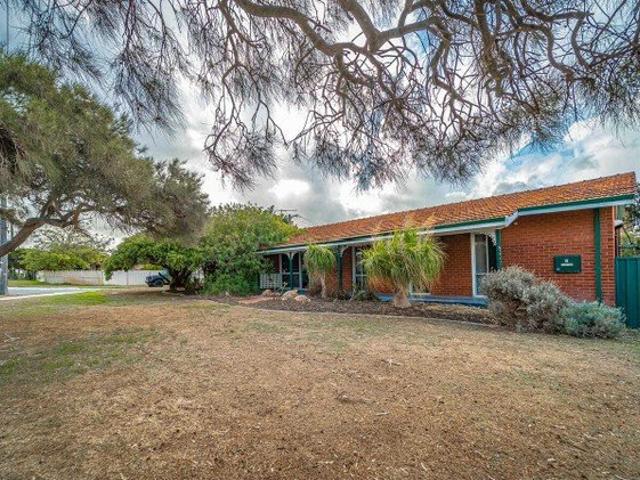 Perfect Location in the Heart of Rockingham! Available for rent