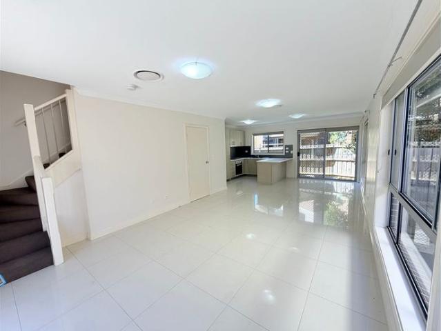 Perfect location, walk to everything !