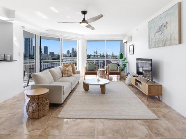Perfect location with 3 bedrooms and only metres from the beach