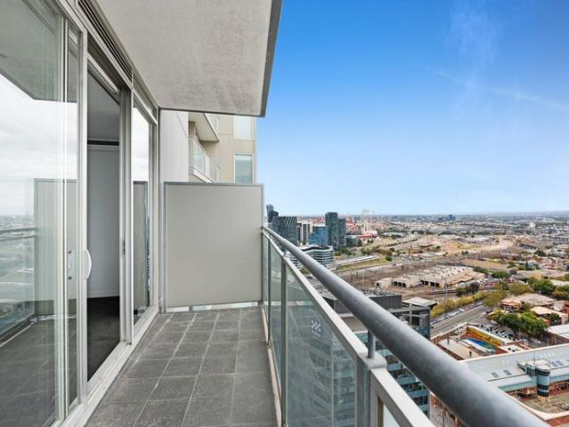 Perfect location with stunning Flagstaff Garden and City views