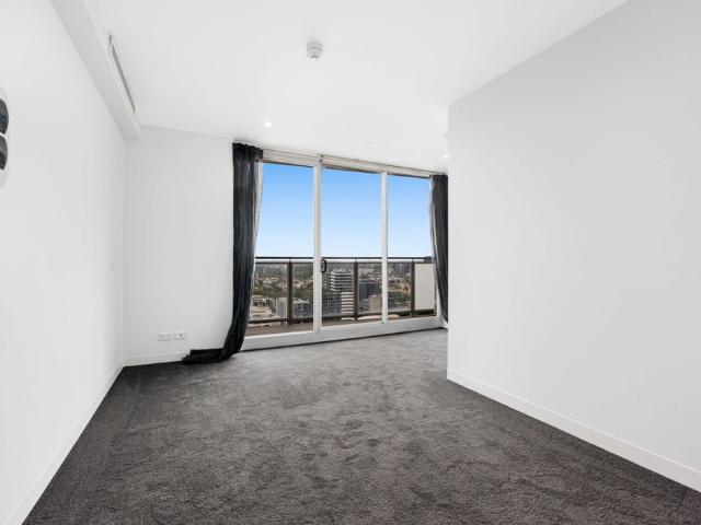 Perfect location with stunning Flagstaff Garden and City views