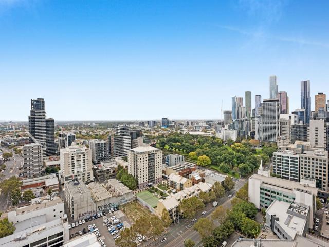Perfect location with stunning Flagstaff Garden and City views