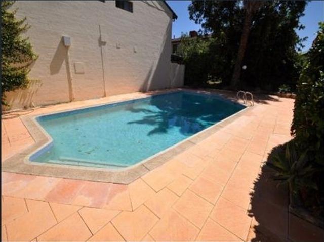 PERFECT LOCATION! 2 PARKING BAYS!