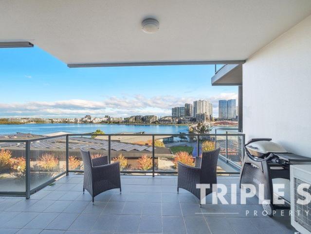 PERFECT PARKSIDE & WATERSIDE LIVING | 3 BEDROOMS, 2 BATHROOMS & SIDE BY SIDE DOUBLE PARKING