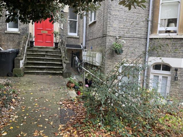 Perfect Position Studio Near University Station