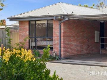Kyneton, Mount Alexander, Victoria - Garden