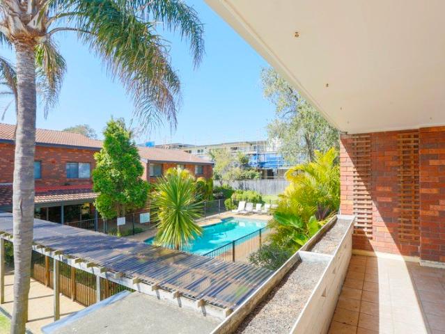 PERFECT SUNNY SPACE STEPS TO THE BEACH!