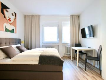 Perfect single apartment near Friesenplatz, Koln Amsterdam Apartments for Rent