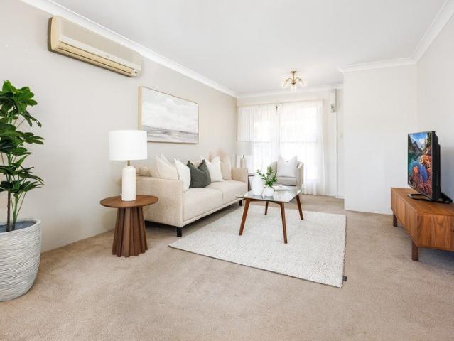 Perfect Single Level Living in a Peaceful Setting