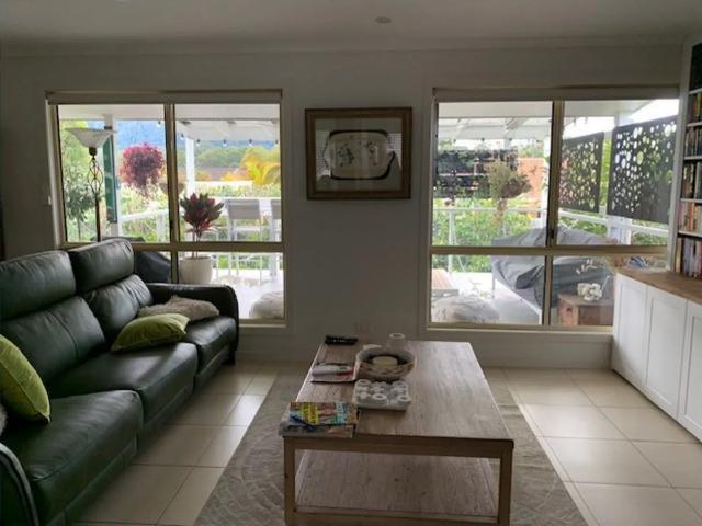 PERFECT SIZE FAMILY HOME IN GREAT LOCATION!