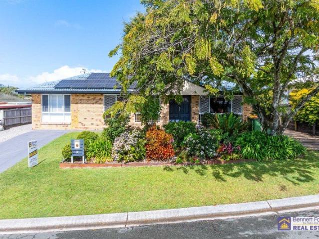 Perfect Spacious, Family Entertainer, with Dual Side Access, on a 700m2 Block