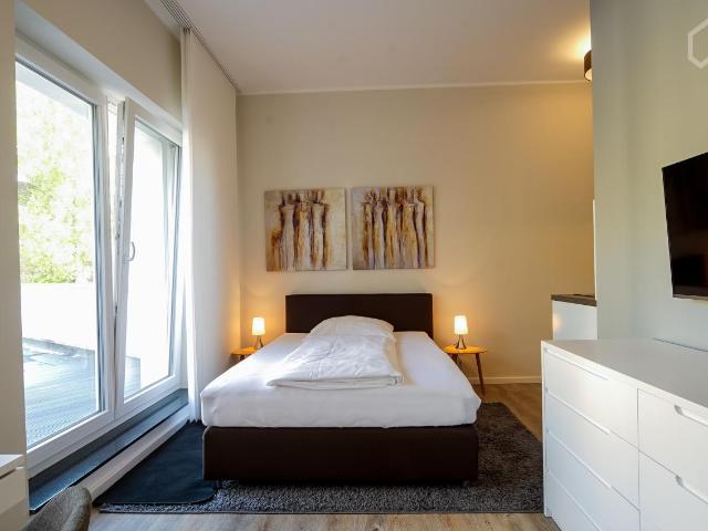 Perfect & spacious flat conveniently located, Berlin Amsterdam Apartments for Rent