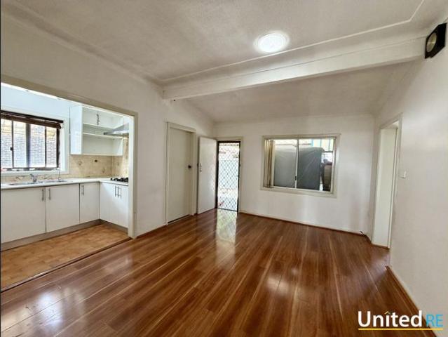 Perfect Three Bedroom House Buses at the Doorstep