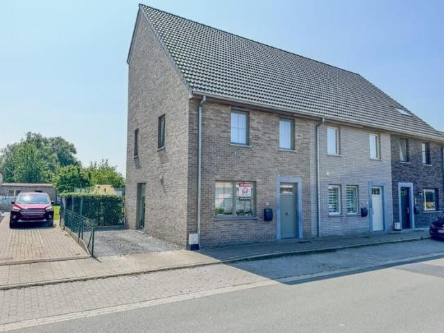 Perfect uitgeruste energiezuinige woning met 4 slpk, tuin e