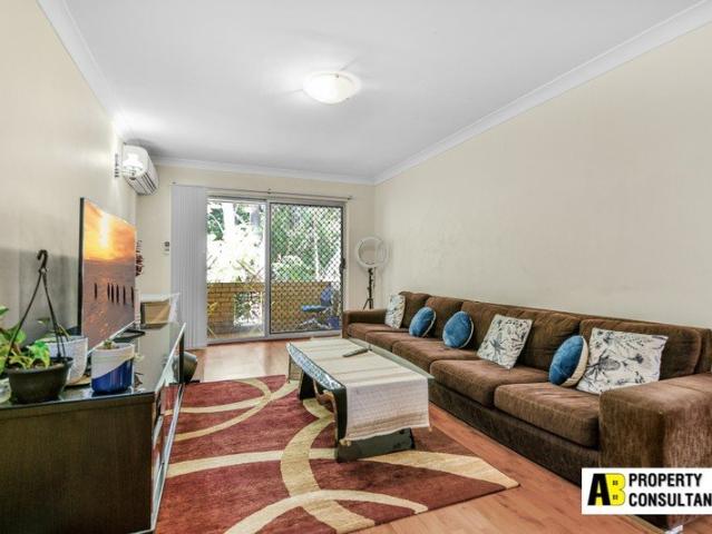 PERFECT 2 BEDROOM 1 BATHROOM WITH OVERSIZED GARAGE