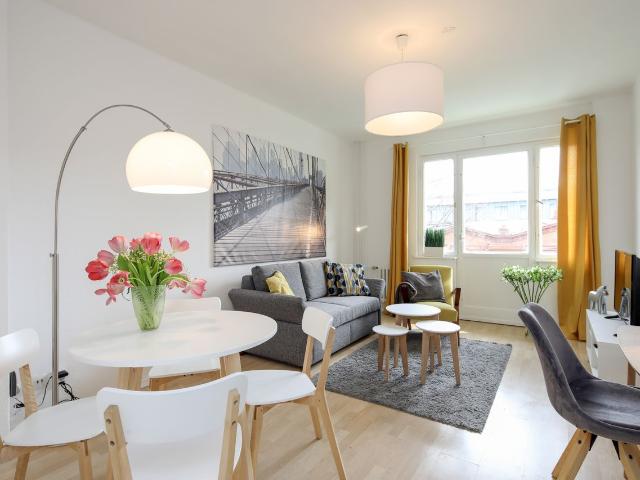Perfect 2 room home in the middle of the scene Kiez Moabit, Berlin Amsterdam Apartments for Rent