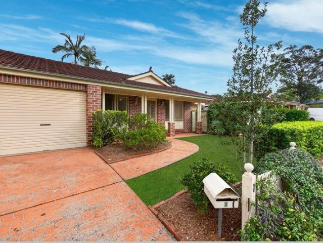 Perfect 3 bedroom duplex! Also known as 2/12 Milpera Rd, Green Point