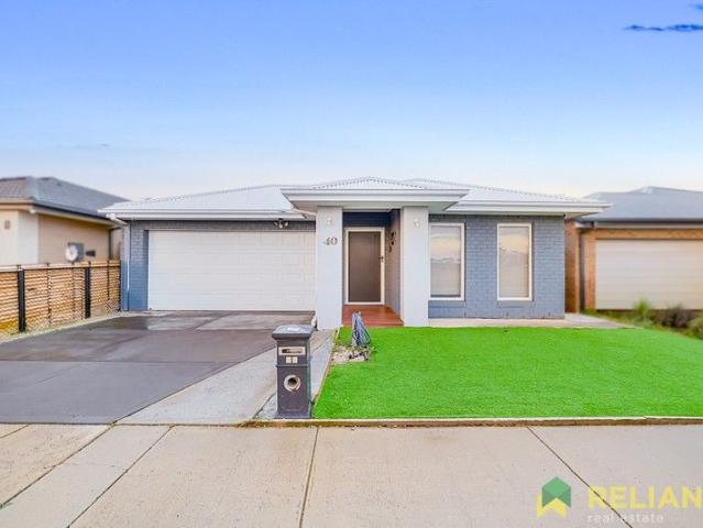 Perfect 4 Bedroom Family Home Near Shops and Amenities!