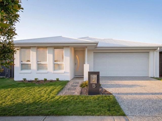 Perfection on Peace St Single Level, Easy Care, Elegant Modern Home + Value Add Extras!