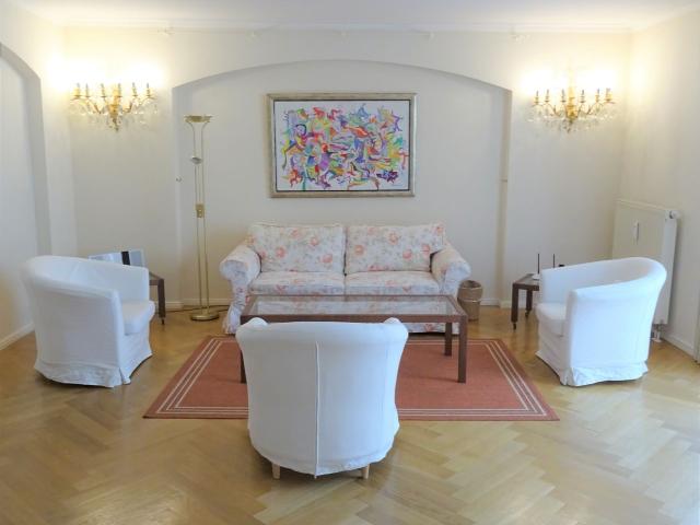 Perfectly equipped 5 room 3 bedroom apartment, Berlin Amsterdam Apartments for Rent