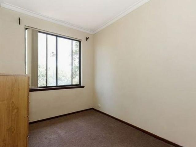 PERFECTLY LOCATED TOWNHOUSE