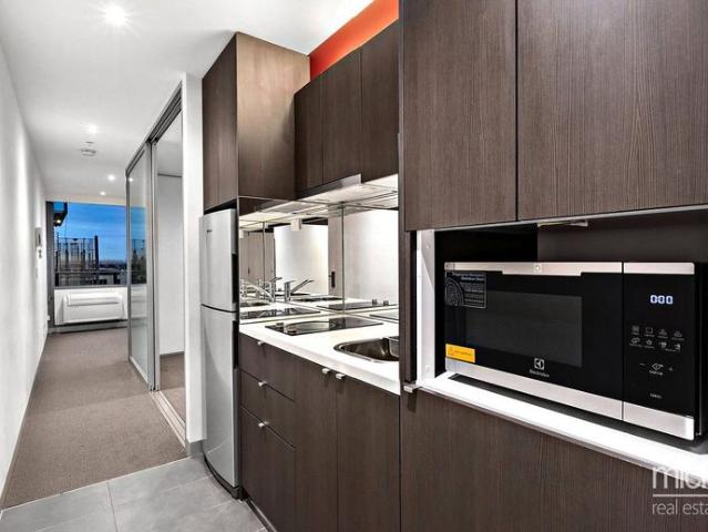 Perfectly Located Two Bedroom Apartment for City Lifestyle!