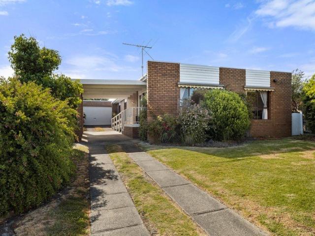 Perfectly located coastal living on 768sqm