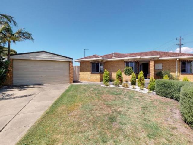 PERFECTLY LOCATED CLOSE TO PRIMARY AND SECONDARY SCHOOLS